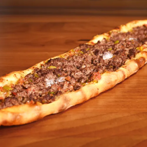 Yaprak Kıymalı Pide